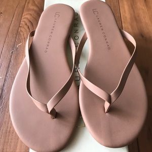 Lauren Conrad tan flip flops size 6 brand new
